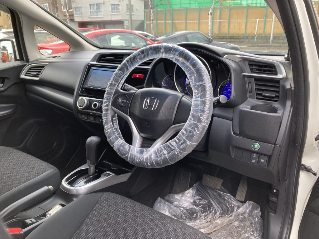 ホンダ、フィット、１３Ｇ、Ｆパッケージ、ＧＫ４、４ＷＤ、イサイズ札幌、